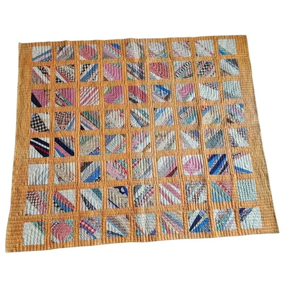 VINTAGE 1940s Handmade Feedsack Scrap Quilt Patchwork farmhouse decor 80x66‎